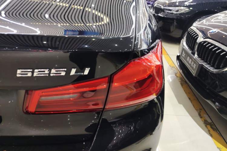 Used BMW 5 Series 2019 525Li M Sport Package
