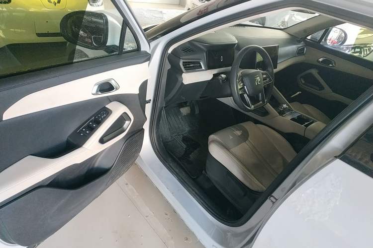 Used BYD Yuan UP 2024 401 km Active Version