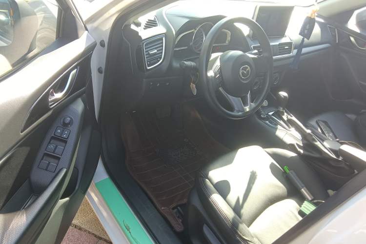 Used Mazda Mazda 3 Axela 2016 Sedan 1.5L Automatic Comfort Model