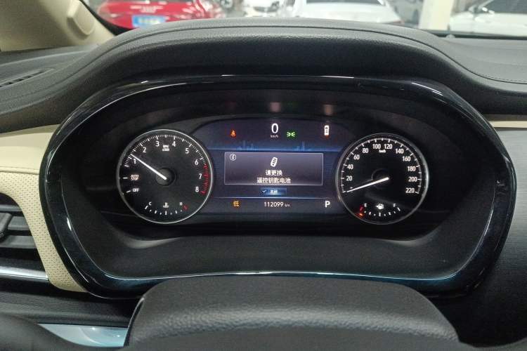 Used Buick GL8 2023 Facelifted Land Cruiser Executive Luxury Version