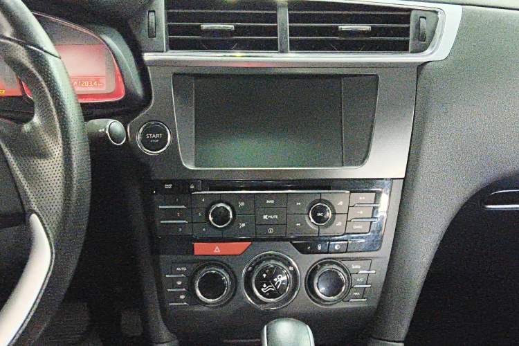 Used  6 2014 1.6T Luxury Edition THP160
