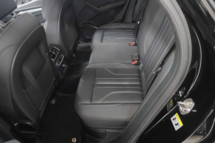 Used Audi Q5L 2023 40T Luxury Dynamic Model
