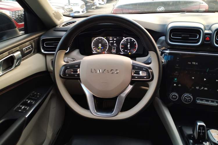 Used Lynk & Co 02 2018 1.5T DCT Two-Wheel Drive Zhaopu Version China V Standard
