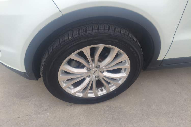 Used Land X7 2015 2.0T Panoramic Prestige Edition
