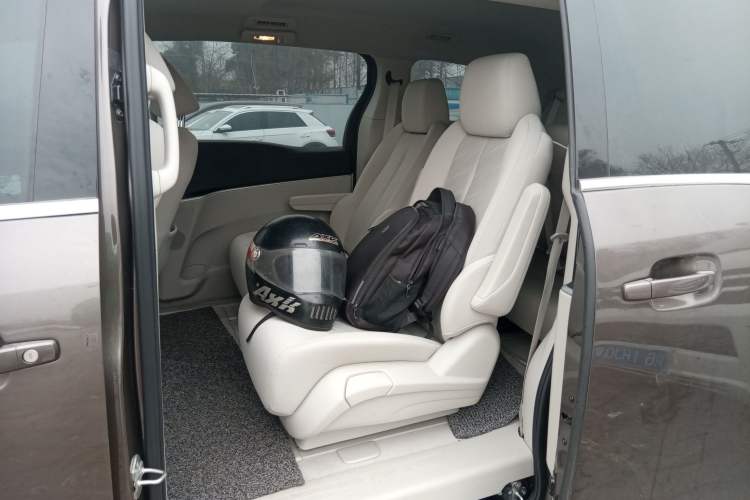 Used Buick GL8 2023 Land Executive Class Comfort Model
