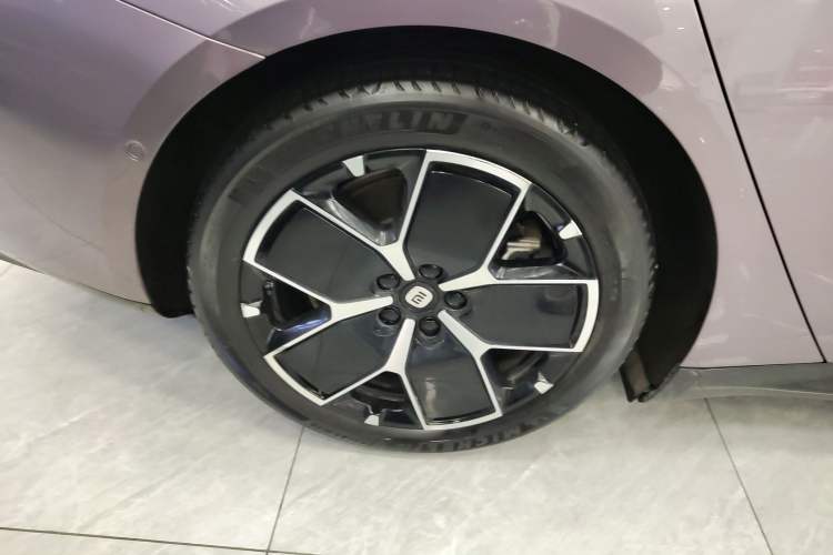 Used  SU7 2024 Rear-Drive Ultra-Long Range Advanced Pro-Level Intelligent Driving Version