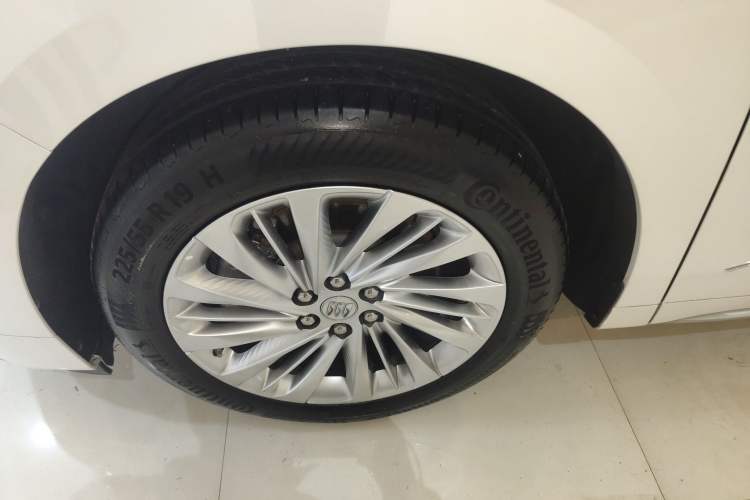 Used Buick Century 2023 2.0T Six-Seater Yinshi Edition
