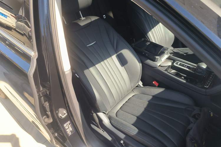 Used Hongqi H5 2023 2.0T Automatic Smart Connect Flagship Edition
