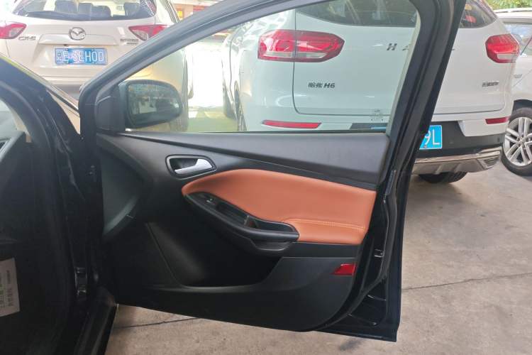 Used Ford Focus 2012 Hatchback 1.6L Automatic Comfort Model
