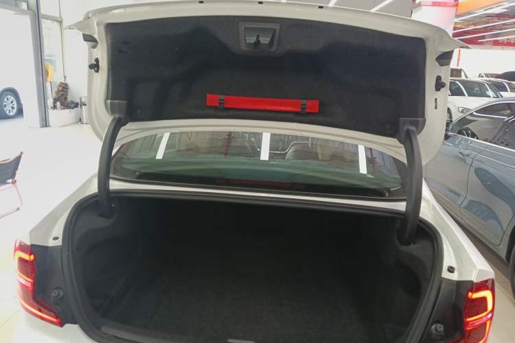 Used Volvo S60 2022 B4 Zhiyi Luxury Edition