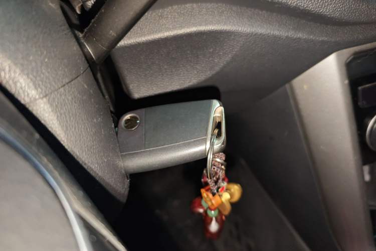 Used Volkswagen T-ROC 2018 280TSI DSG Two-Wheel Drive Advanced Version China V Emission Standard
