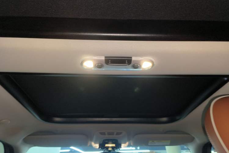 Used  MINI 2022 Updated 1.5T COOPER Classic Edition Five-Door Version
