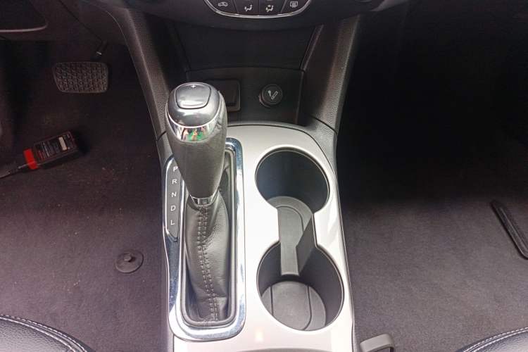 Used Chevrolet Cruze 2018 Hatchback 320 Automatic Pioneer Sunroof Edition
