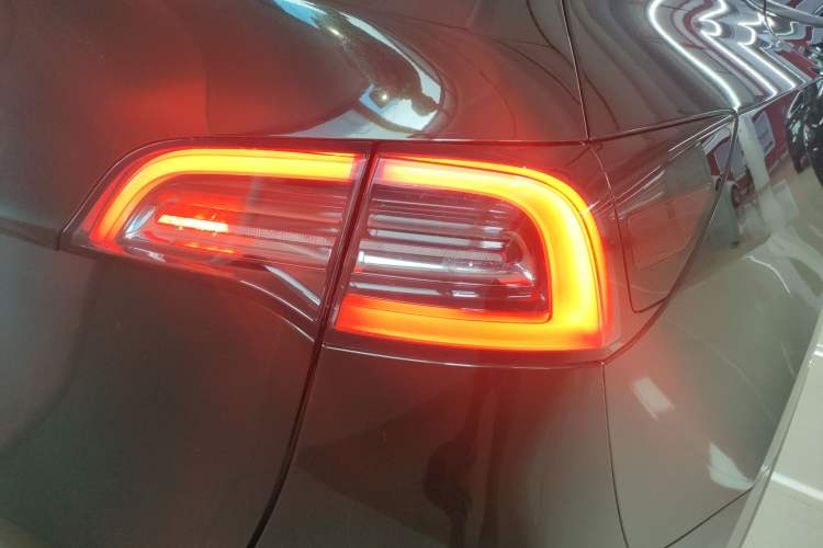 Used Tesla Model Y 2021 Standard Range Rear-Wheel Drive Version
