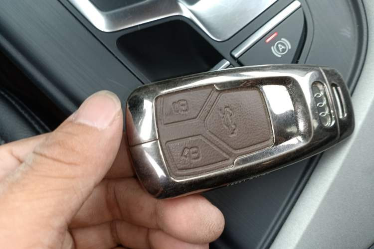 Used Audi A4L 2019 40 TFSI Ambition China VI
