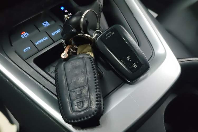 Used Toyota RAV4 2021 2.0L CVT Two-Wheel Drive Fashion Edition