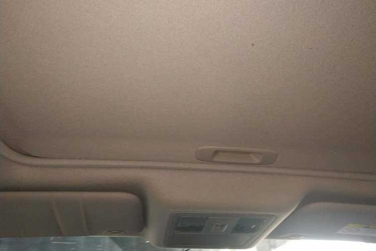 Used Nissan Tiida 2016 1.6L CVT Cool Dynamic Edition
