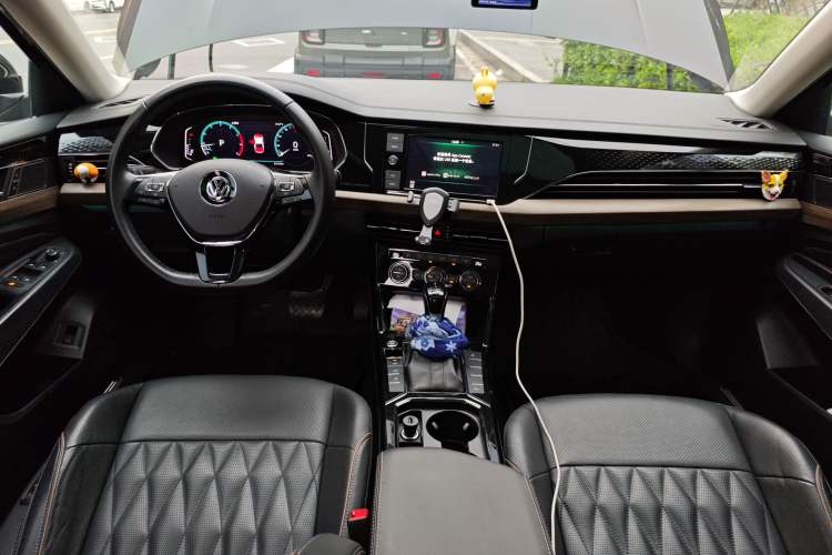 Used Volkswagen Passat 2019 330TSI Luxury Edition China VI Standard
