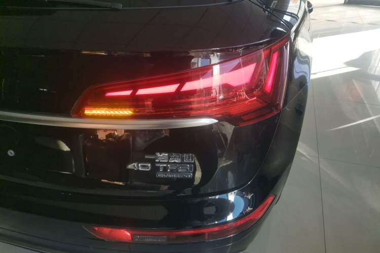 Used Audi Q5L 2022 40T Fashionable and Dynamic Model
