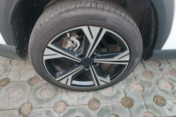 Used Geely Auto Emgrand X7 Sport 2023 Boyue COOL 1.5TD ZhiZun Edition
