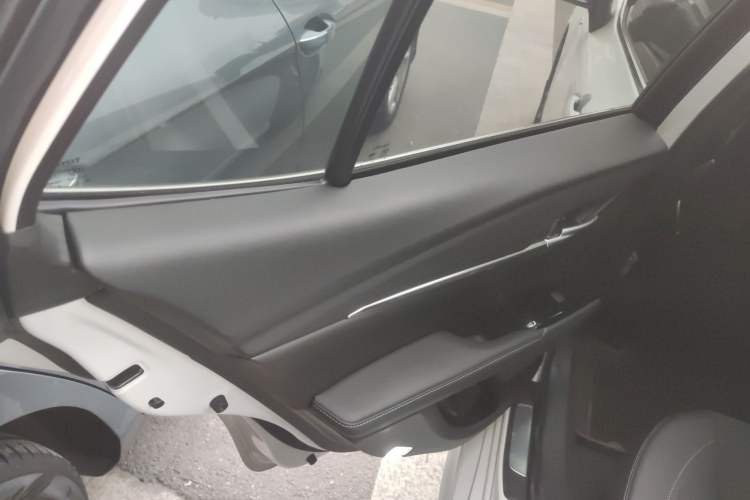 Used Toyota Camry 2024 Dual-Motor 2.0HS Sport Edition
