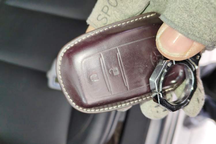 Used Toyota Highlander 2018 2.0T Four-Wheel Drive Luxury Version 7 Seats China VI Standard
