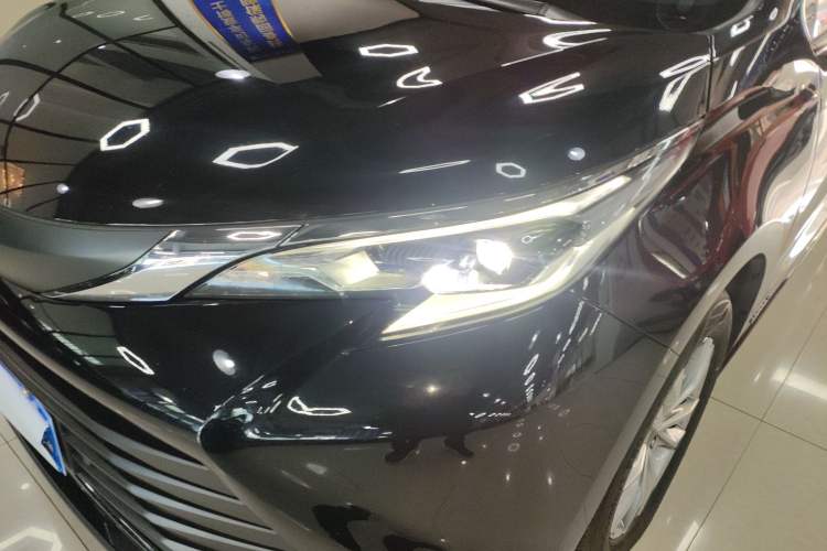 Used Toyota Sienna 2023 2.5L Hybrid Comfort Edition