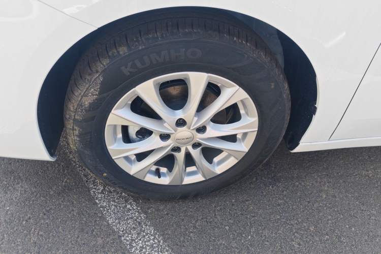 Used Roewe i5 2023 1.5L Manual Comfort Edition
