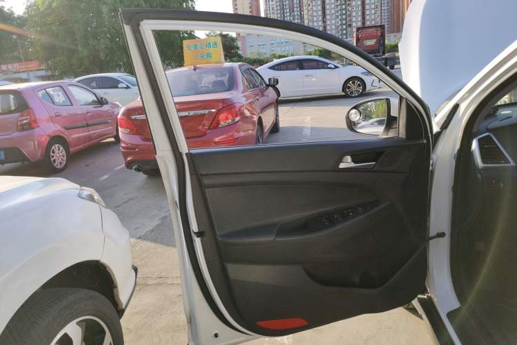 Used Hyundai Tucson 2015 1.6T Dual-Clutch Two-Wheel-Drive Smart Model