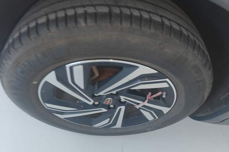 Used Hongqi HS5 2022 Revised Version 2.0T Smart Connect Flagship Edition
