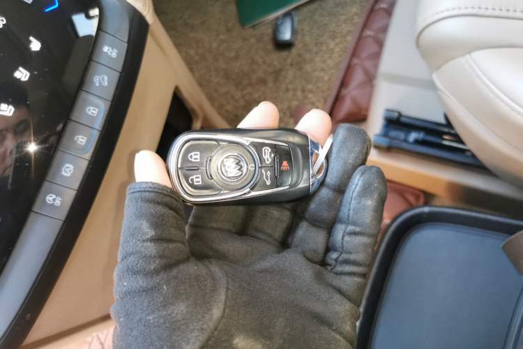 Used Buick GL8 2017 ES 28T Flagship Model China V Standard
