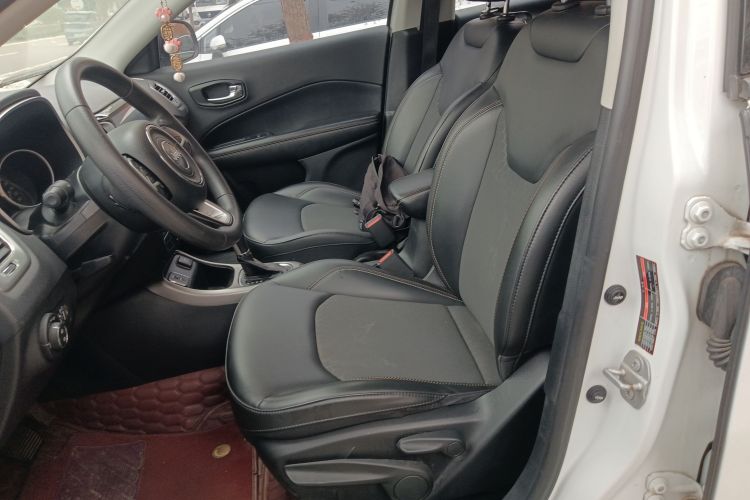 Used  Compass 2017 200T Automatic Enjoyment Version
