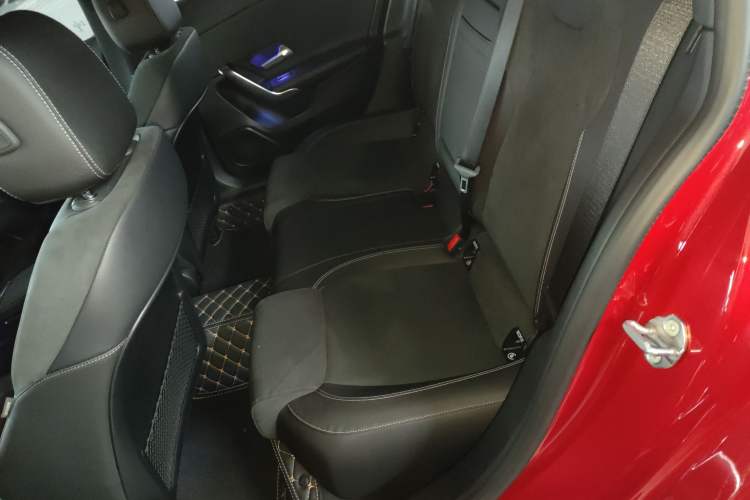 Used Mercedes-Benz A-Class 2022 Revised Version A 200 L Sport Sedan Fashionable Style
