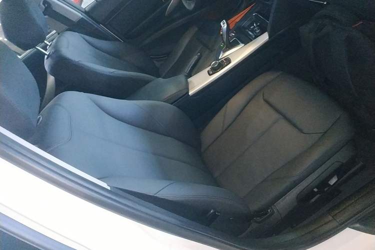 Used BMW 3 Series 2015 320Li Luxury Edition Fashion Model
