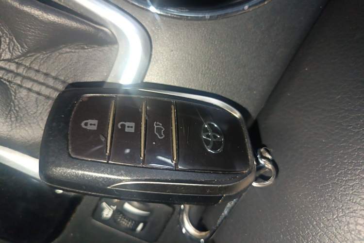 Used Toyota Highlander 2018 2.0T Four-Wheel Drive Prestige Version 7 Seats China VI Standard
