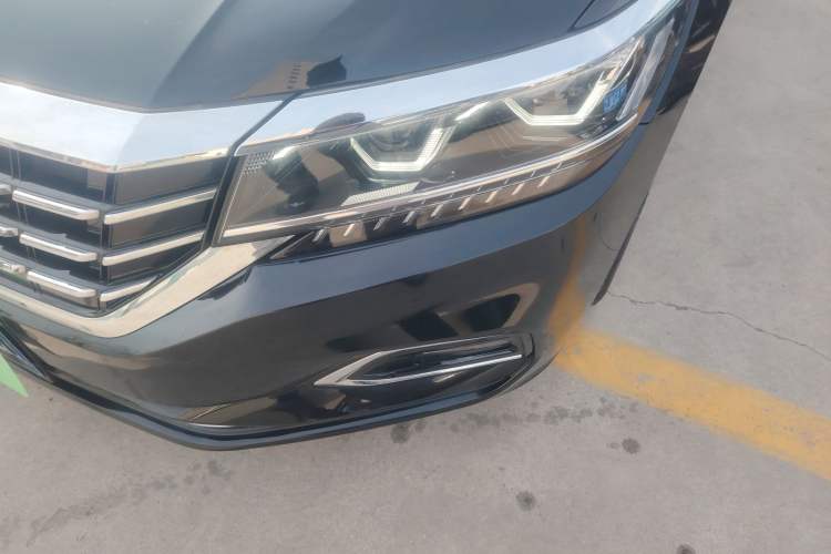 Used Volkswagen Passat 2020 Revised Version 330TSI Luxury Edition China VI Standard
