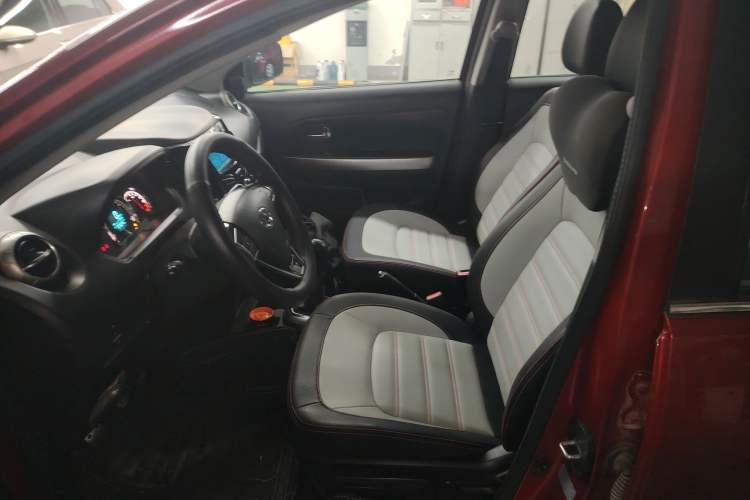 Used Great Wall M4 2014 1.5L manual Comfort trim level
