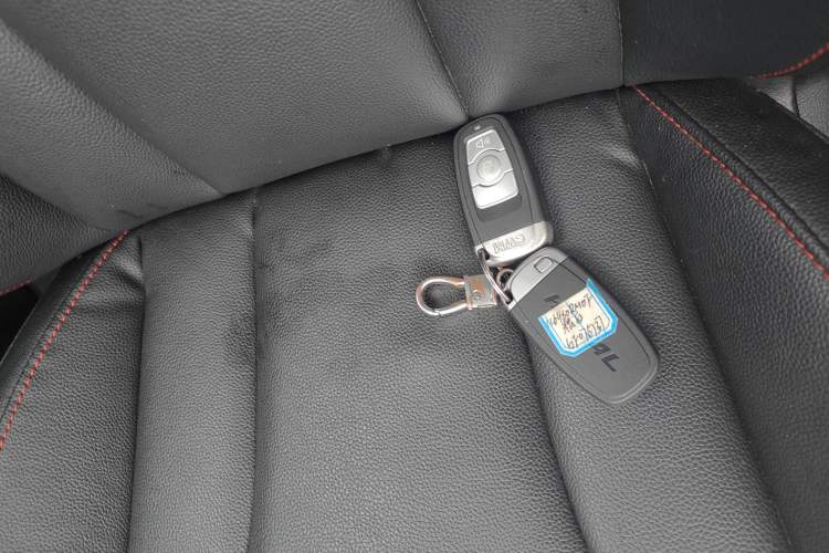 Used Haval H6 2016 Upgraded Model 1.5T Manual Two-Wheel Drive Elite Version
