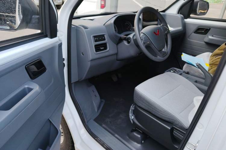 Used Wuling Yangguang 
