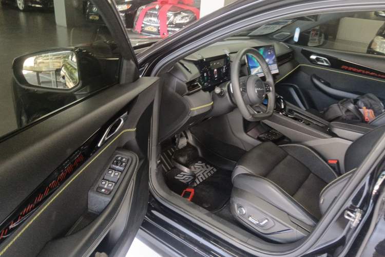 Used Lynk & Co 03 2023 2.0TD DCT H-Power Halo
