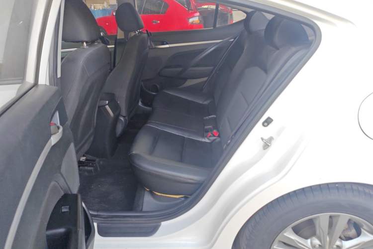 Used Hyundai Elantra 2016 1.6L Manual ZhiXuan·Youth Edition
