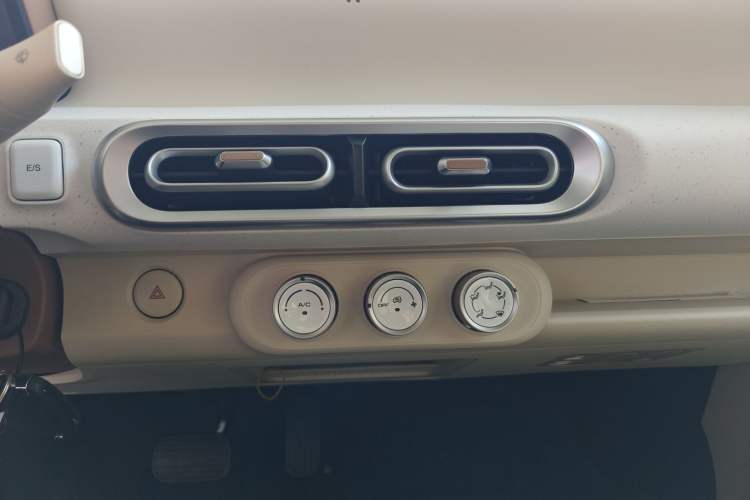 Used Wuling Hongguang MINIEV 2024 3rd Generation 215km Youth Edition