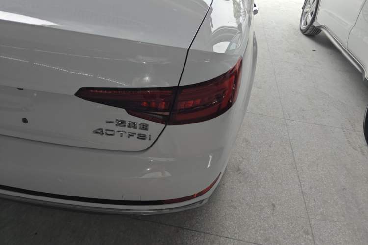Used Audi A4L 2019 40 TFSI Fashion Edition China VI Emission Standard
