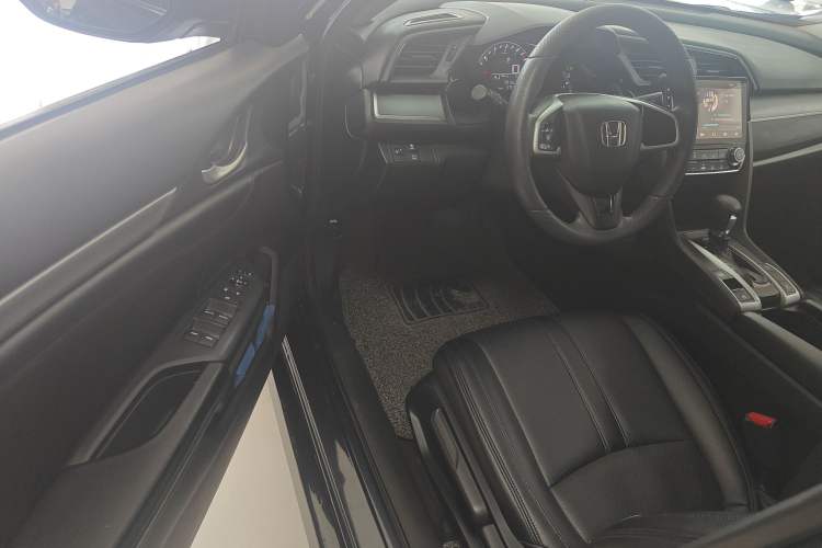 Used Honda Civic 2016 180TURBO CVT Comfort Version
