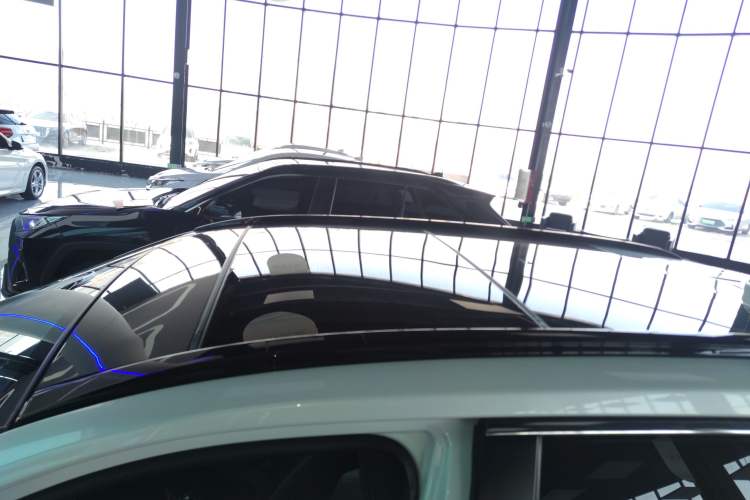 Used Toyota RAV4 2023 2.0L CVT Two-Wheel Drive 20th Anniversary Platinum Edition
