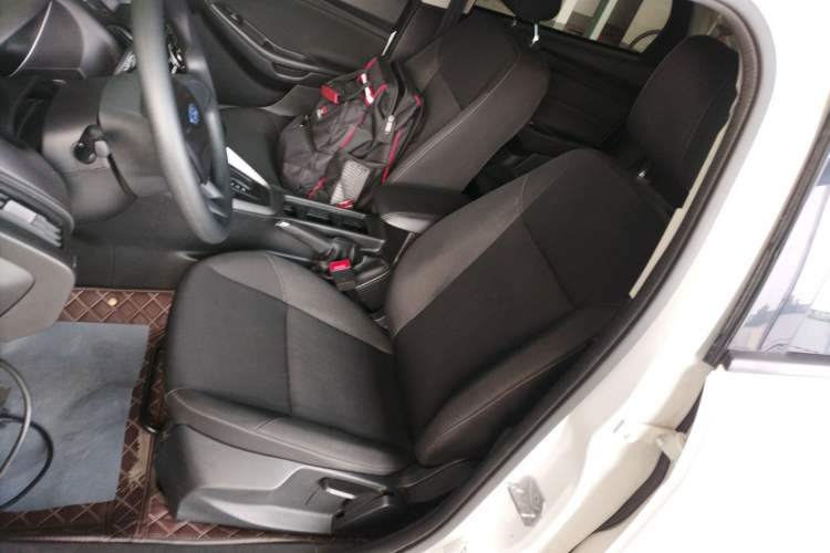 Used Ford Focus 2018 Hatchback Classic 1.6L Automatic Comfort Plus SmartDrive Edition
