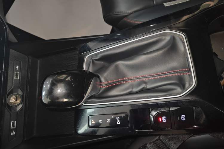 Used MG 5 2023 180 DVVT CVT Luxury Edition
