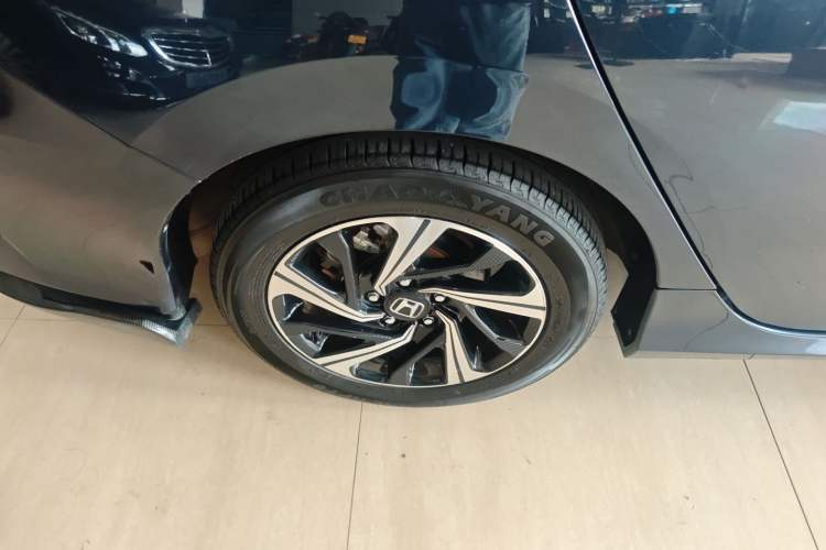 Used Honda Civic 2016 220TURBO CVT Luxury Edition
