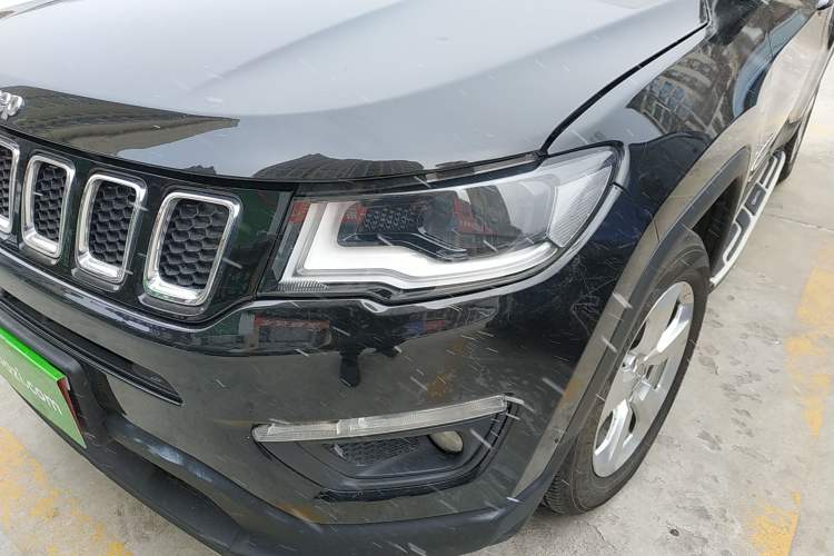 Used  Compass 2019 200T Automatic Family Edition - Connected Large Screen Version