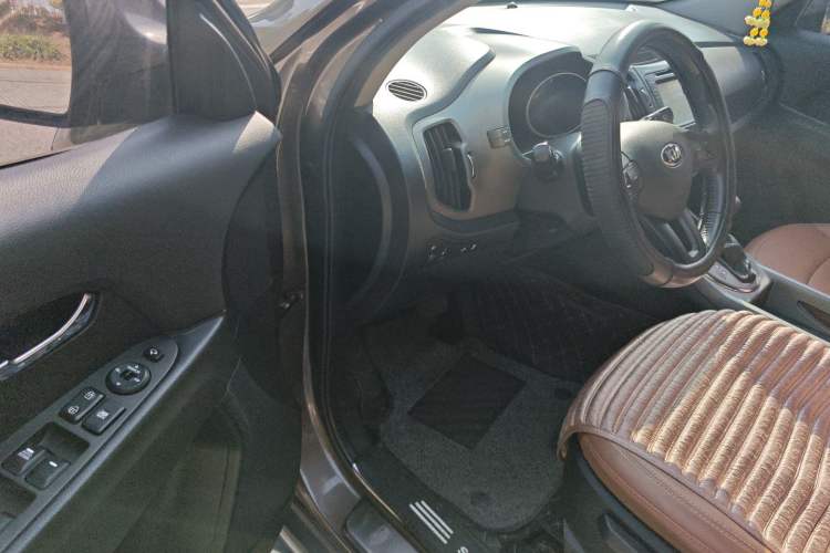 Used Kia Sportage R 2015 2.0L Automatic Two-Wheel Drive GLS
